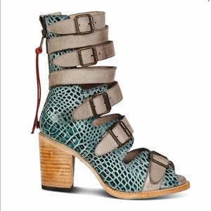 Freebird Bond! size 8 FINAL PRICE